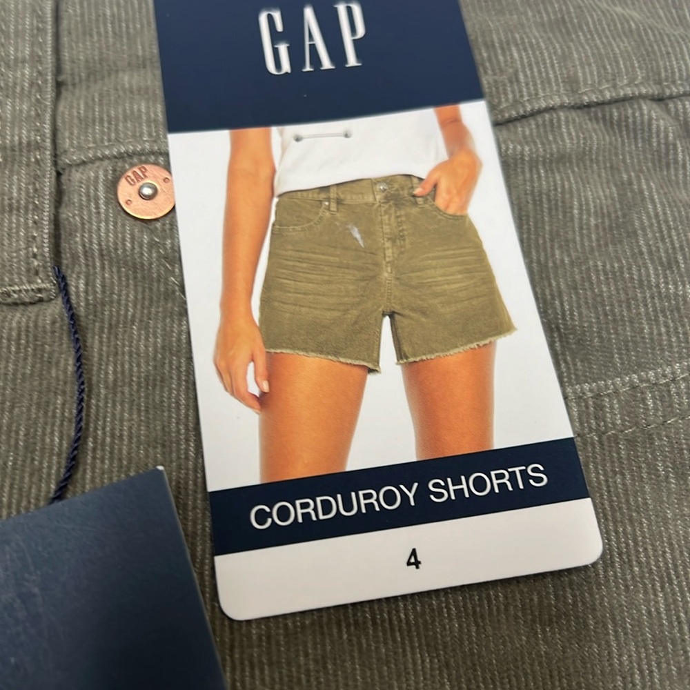 Gap woman’s Corduroy Shorts Green 4